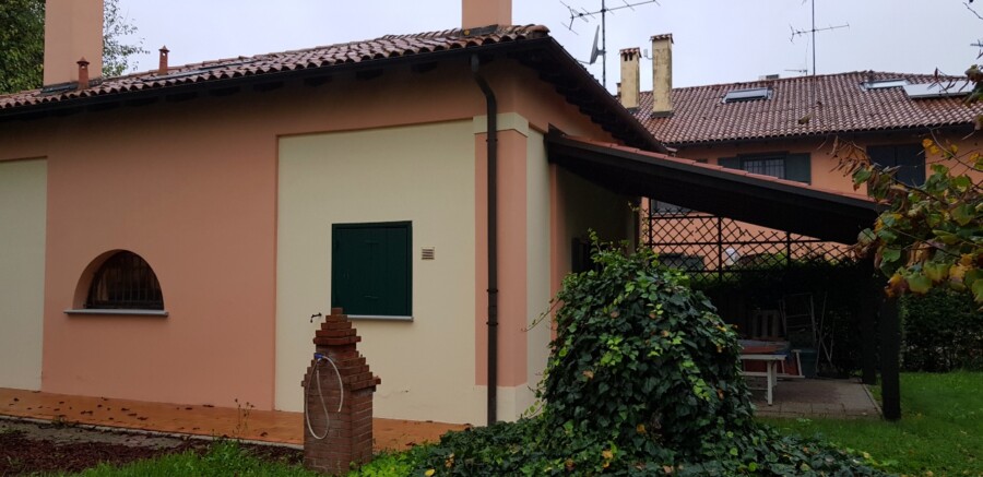 Centralina elettrica per risolvere umidità sui muri in abitazione privata provincia di Bologna
